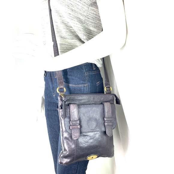 Fossil Navy Blue Leather Swing Pack Hipster Front Flap Crossbody Bag ZB5055 - Picture 2 of 10